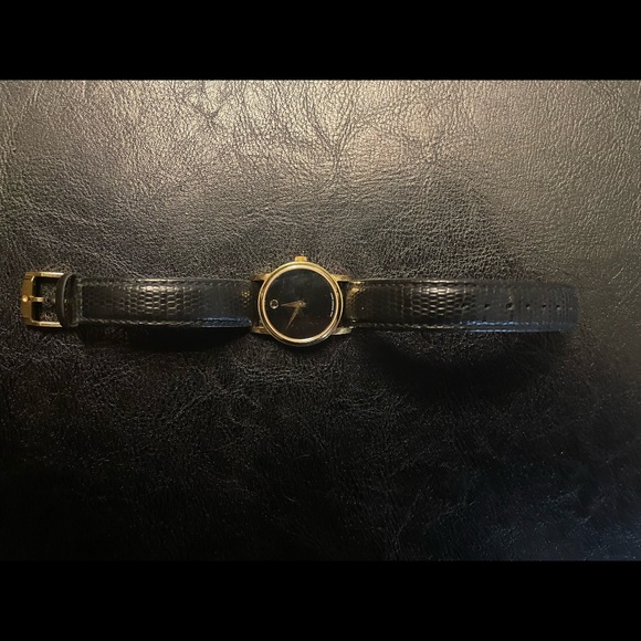 For sale is Movado museum classic women’s watch. Serial number 01.3.34.6003. main image 4